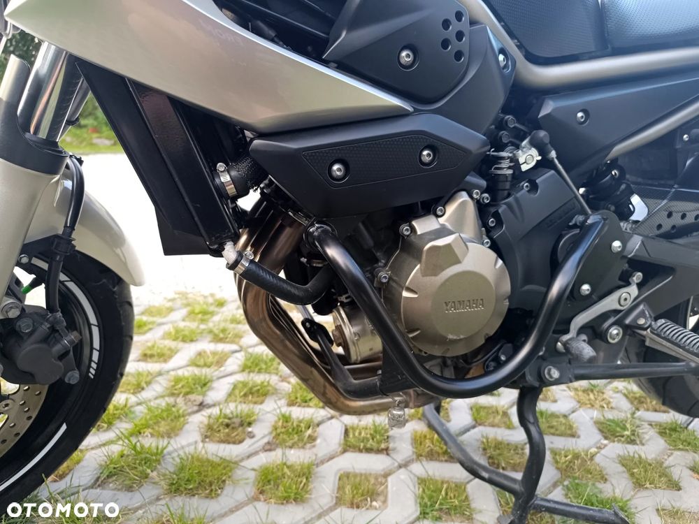 Yamaha XJ - 8