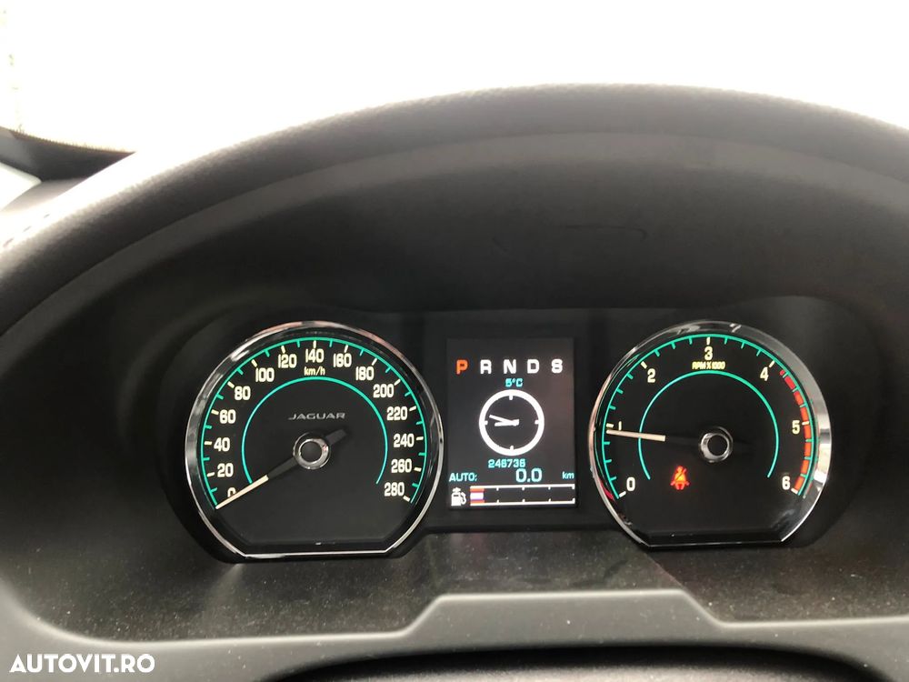 Jaguar XF 2.2D Premium Luxury - 14