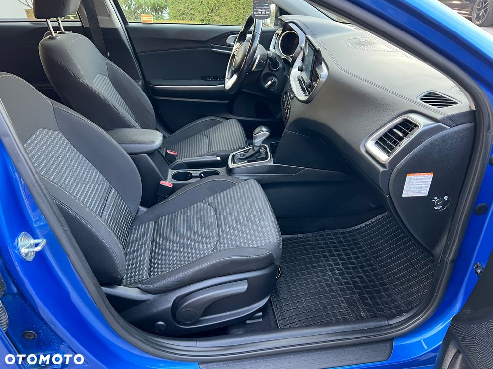 Kia Ceed ver-1-6-crdi-scr-l-business-line-dct - 14