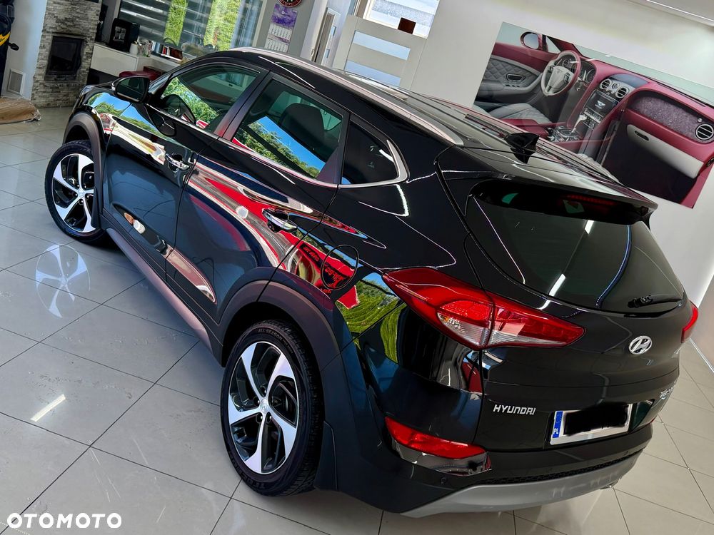 Hyundai Tucson 2.0 CRDI BlueDrive Style 2WD - 19