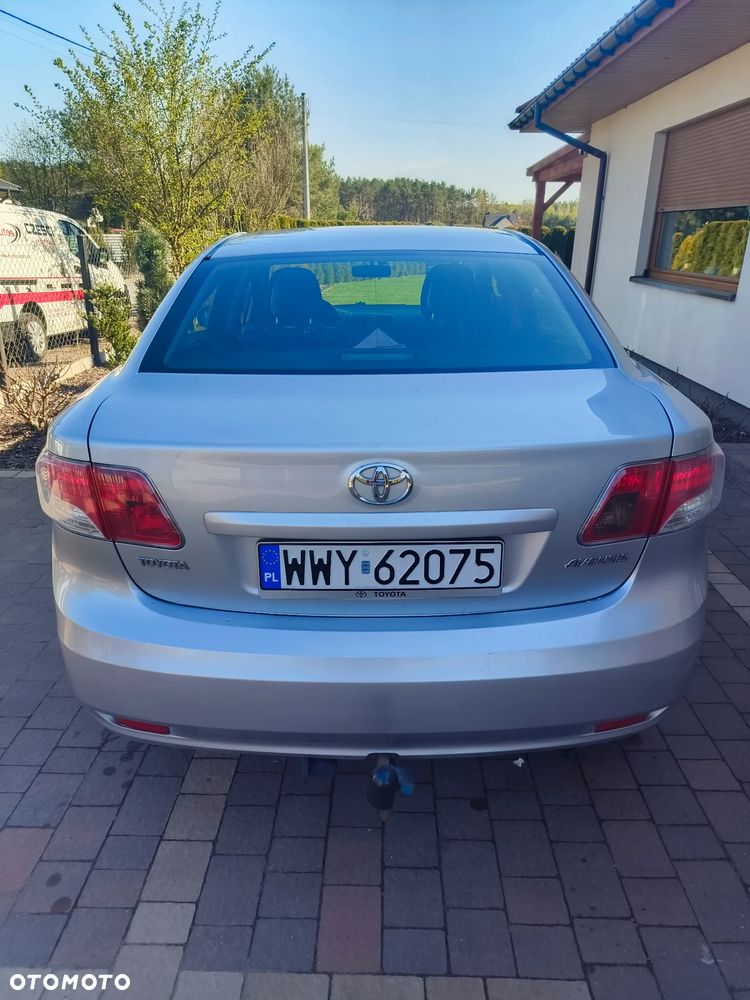 Toyota Avensis 2.0 D-4D - 5