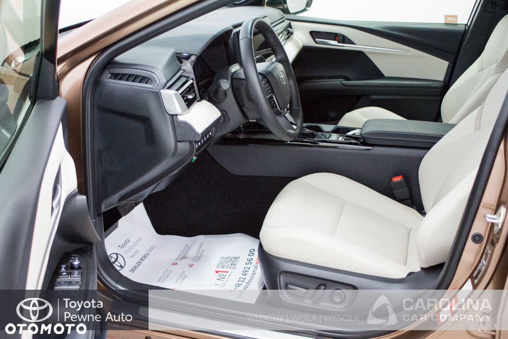 Toyota Camry - 13