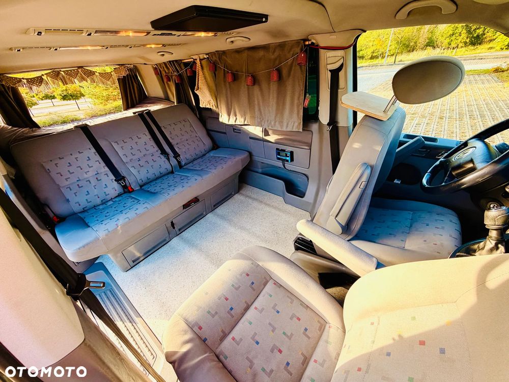 Volkswagen Multivan - 22