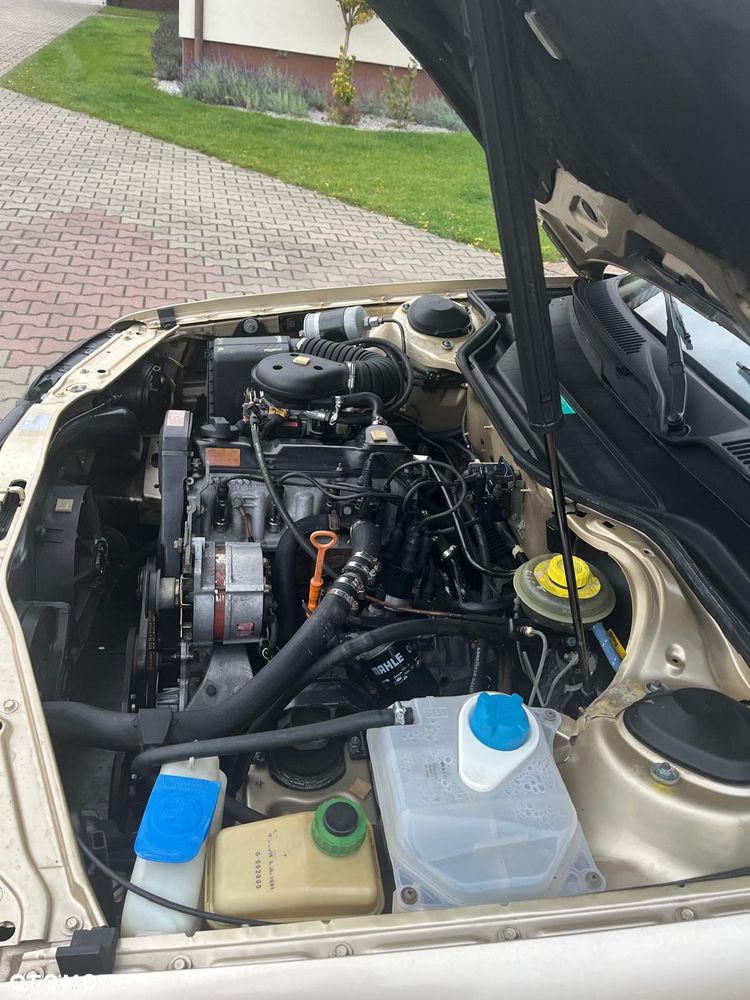Audi 100 2.0 E - 19