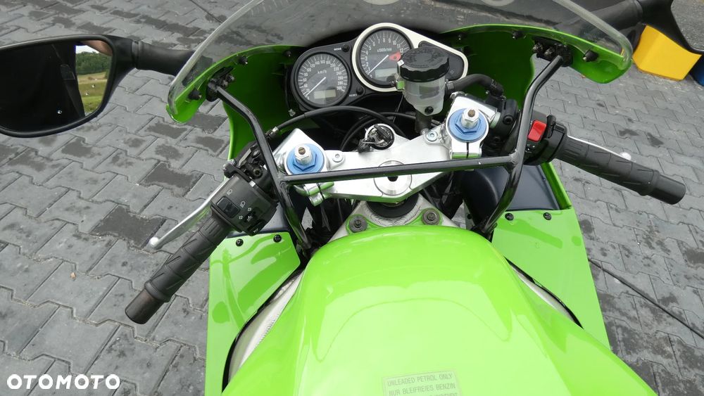 Kawasaki ZX - 17