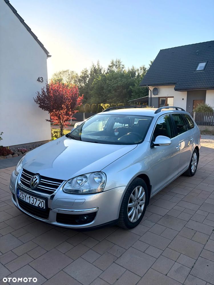 Volkswagen Golf - 1