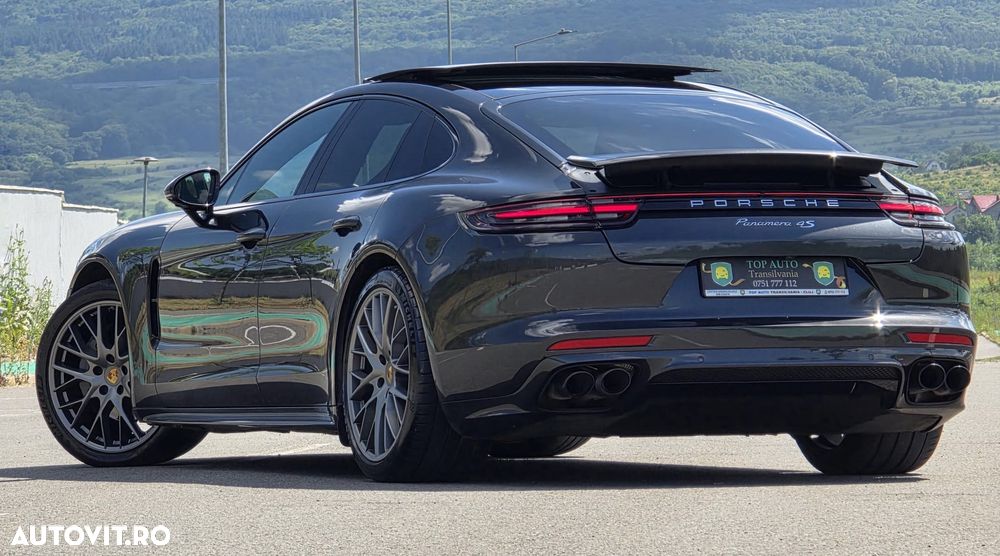 Porsche Panamera 4S - 5