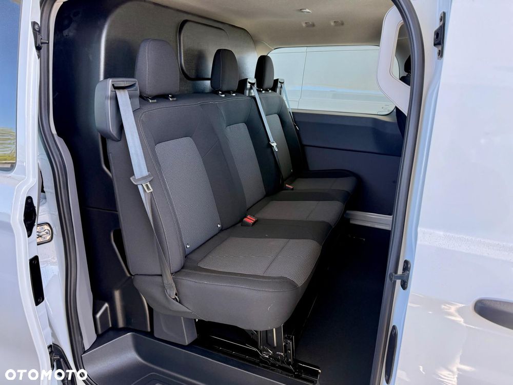 Volkswagen T7 Furgon PLUS - 16