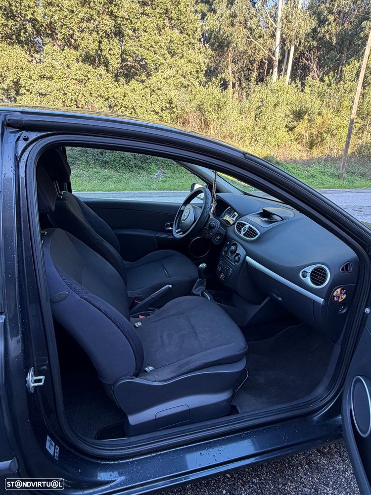 Renault Clio 1.2 16V Pack - 10