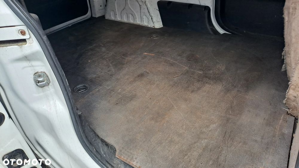 Opel COMBO - 12