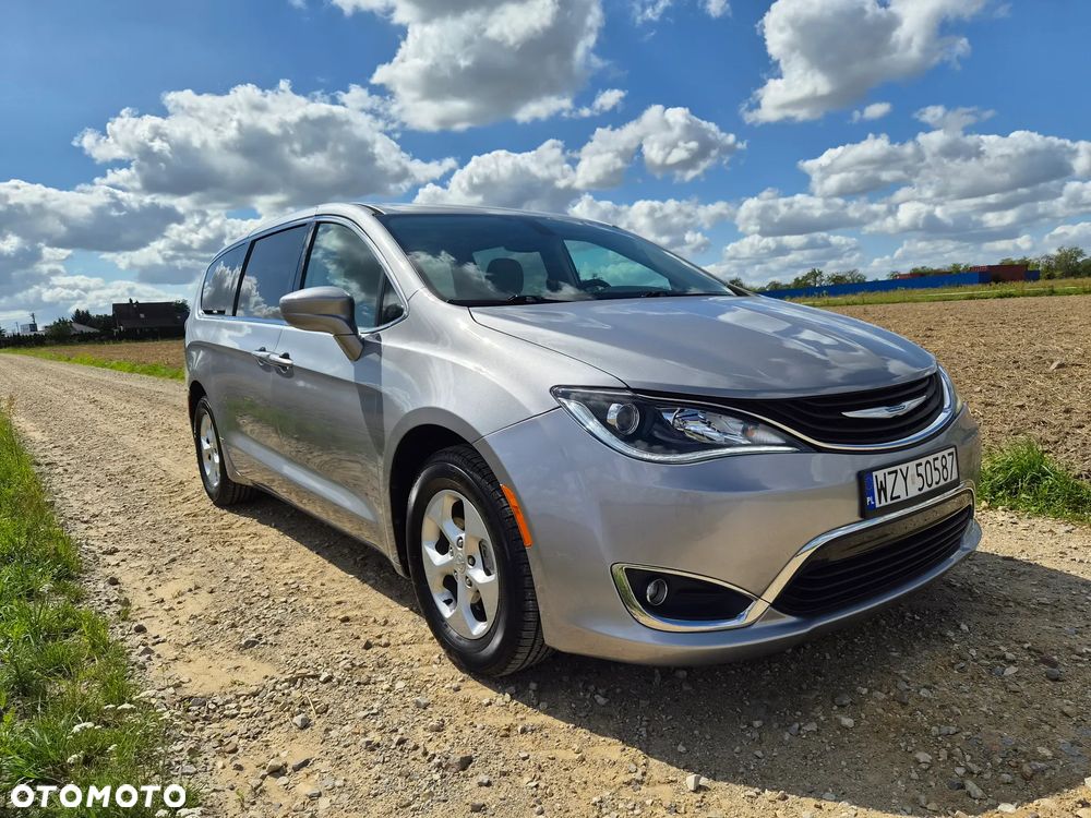 Chrysler Pacifica - 7