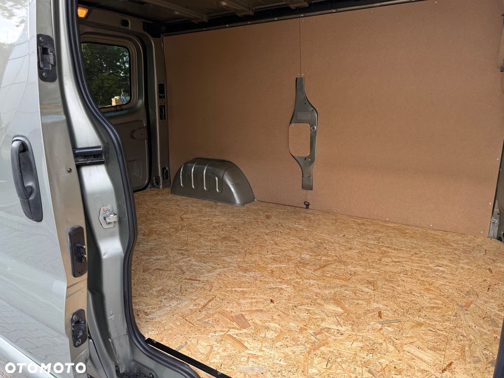 Renault Trafic - 18
