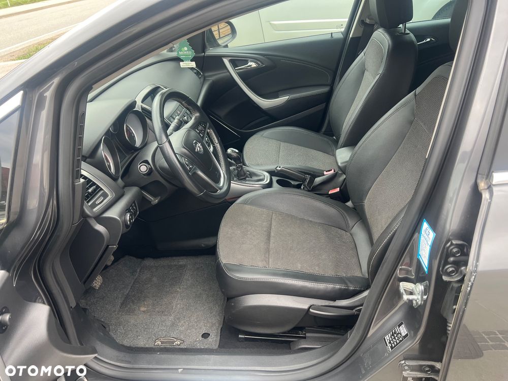 Opel Astra 1.4 T Enjoy S&S - 12