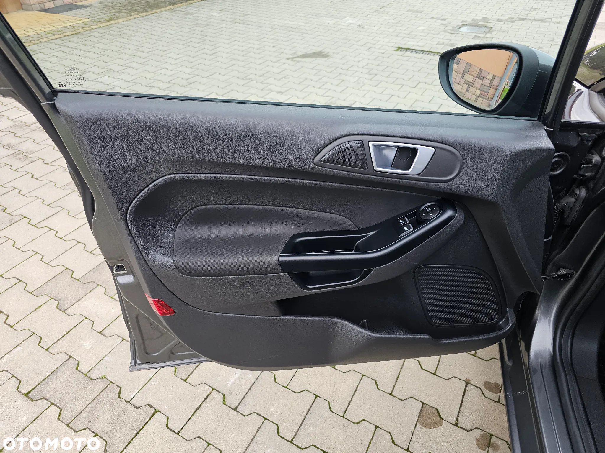 Ford Fiesta 1.0 EcoBoost Powershift Trend - 24