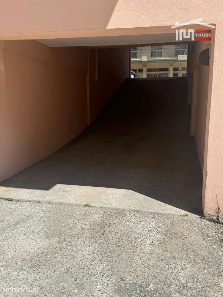 Garagem comercial, para arrendamento, Ourém - Nossa Senhora da Piedade - Grande imagem: 2/7