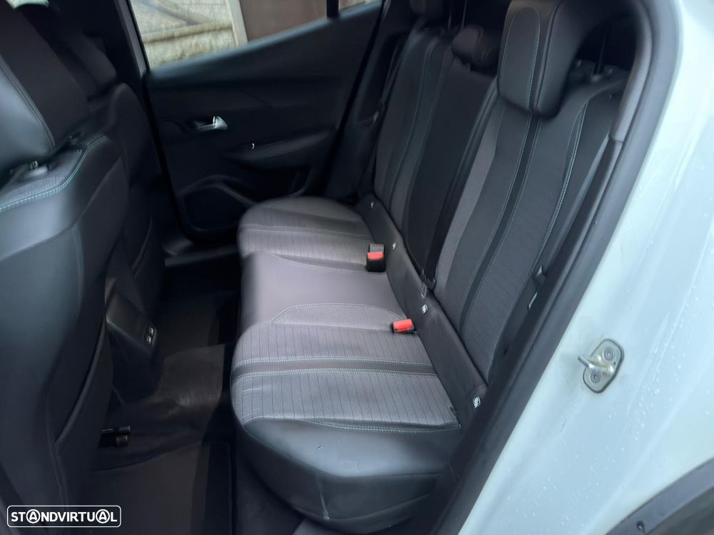 Peugeot e-2008 50 kWh SE Style - 13
