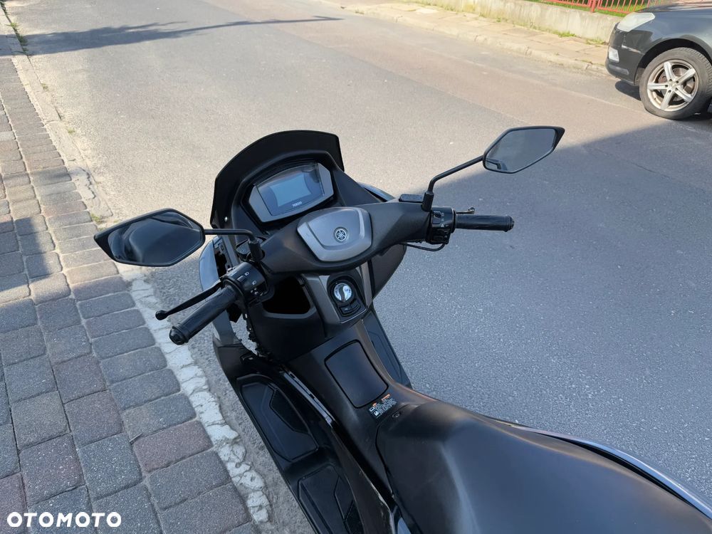 Yamaha NMAX - 8