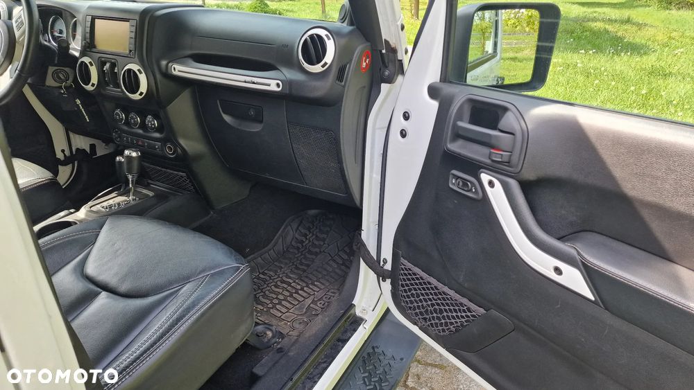 Jeep Wrangler 2.8 CRD Unlim Sahara - 10