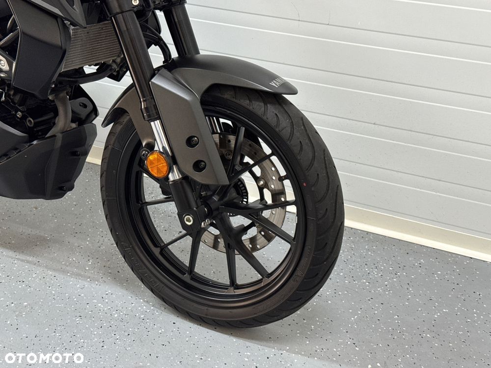 Yamaha MT - 12