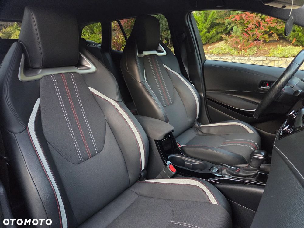 Toyota Corolla 1.8 Hybrid GR Sport - 28