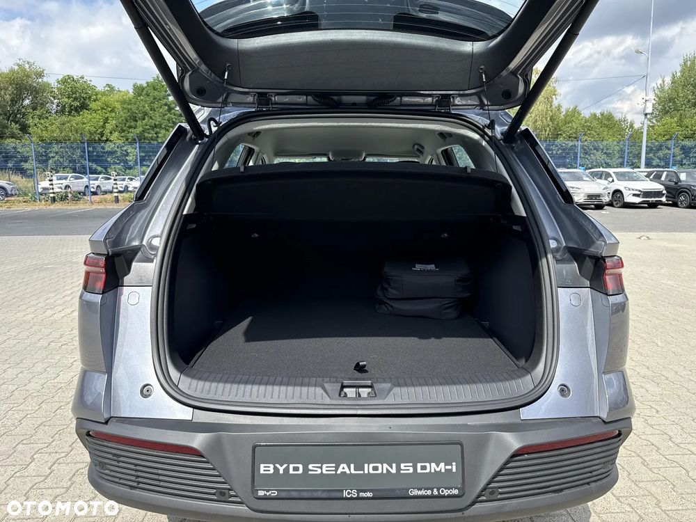 BYD Sealion 5 - 16