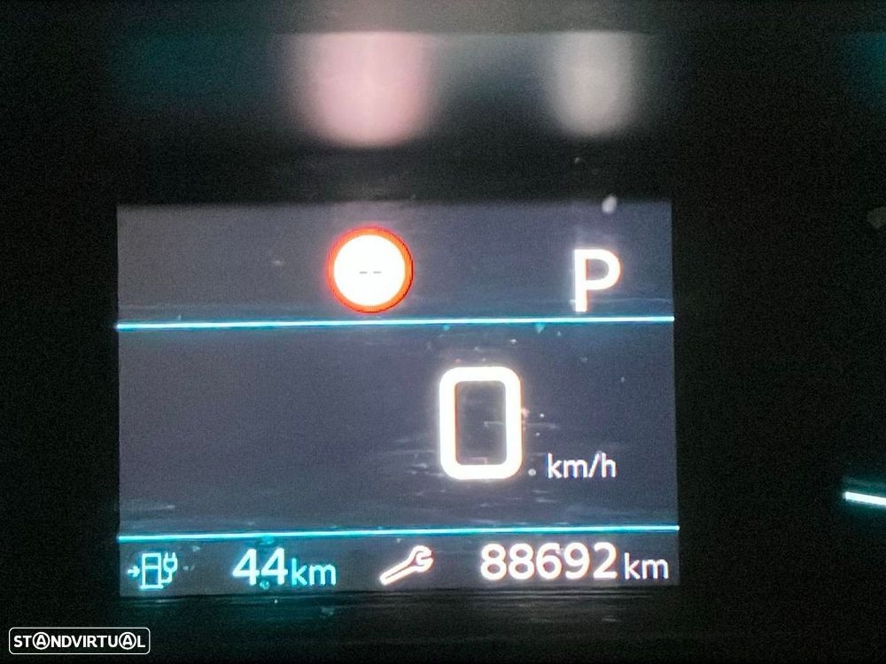 Peugeot e-2008 50 kWh Allure - 9