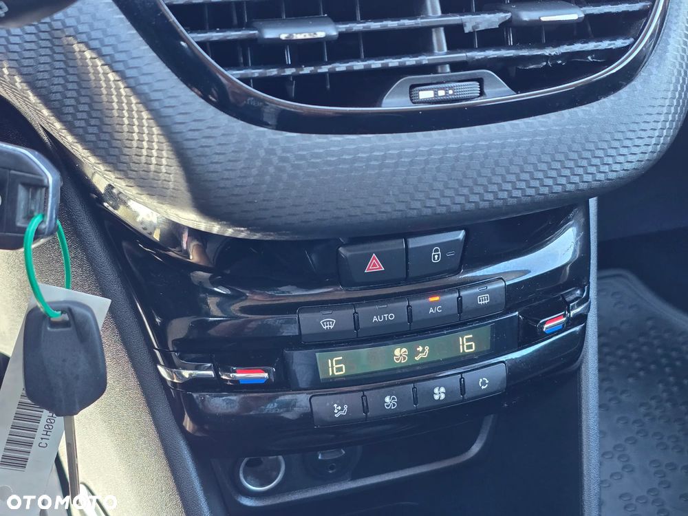 Peugeot 2008 - 9