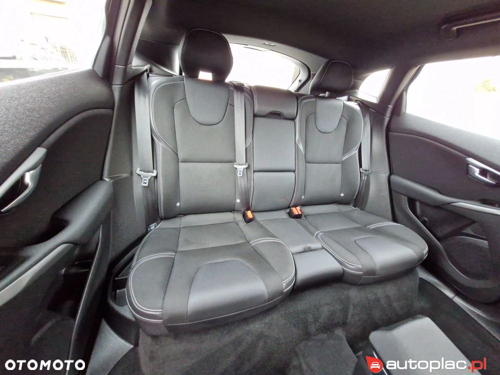 Volvo V40 D2 Momentum - 21