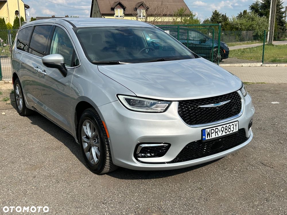 Chrysler Pacifica - 2