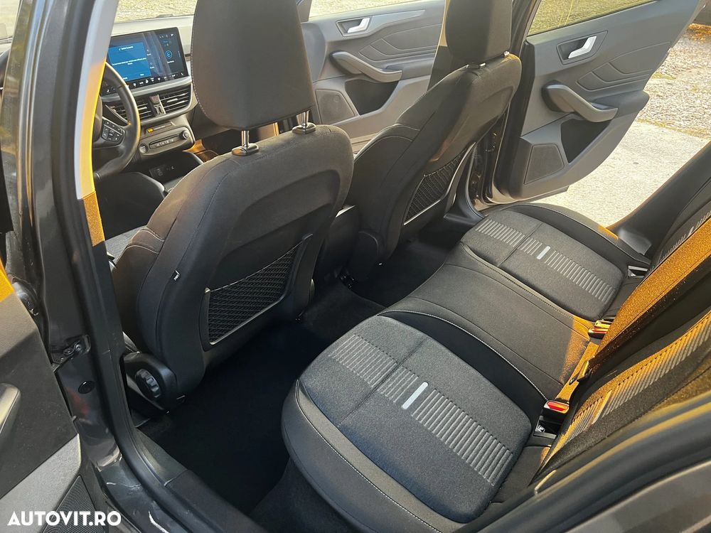 Ford Focus 1.5 EcoBlue 8AT Active - 17