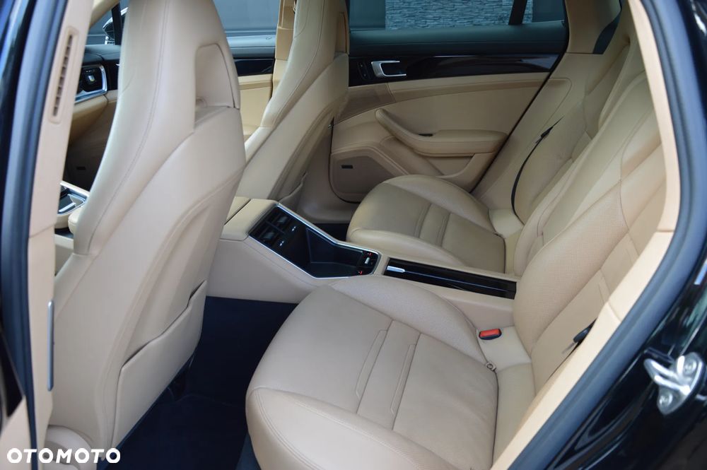 Porsche Panamera 4 E-Hybrid Executive - 16