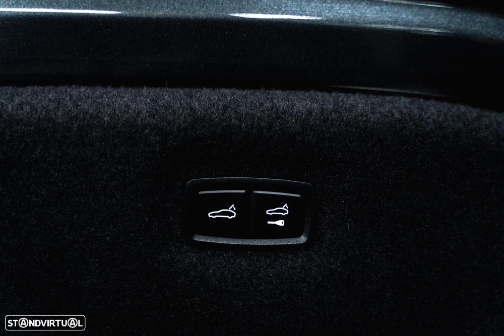 Porsche Taycan 4S - 27