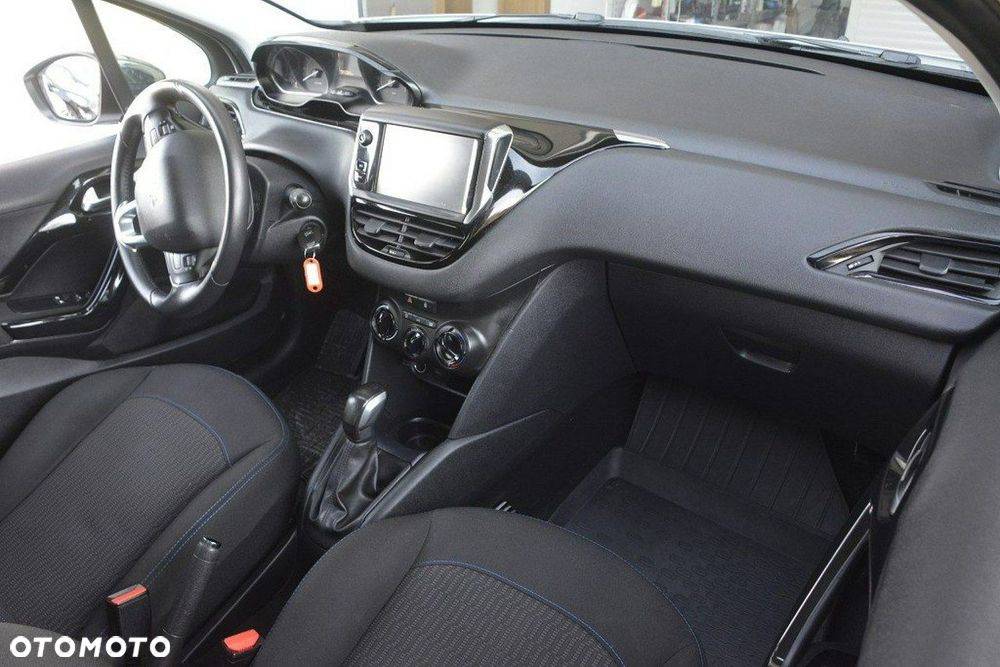 Peugeot 208 82 PureTech Style - 18