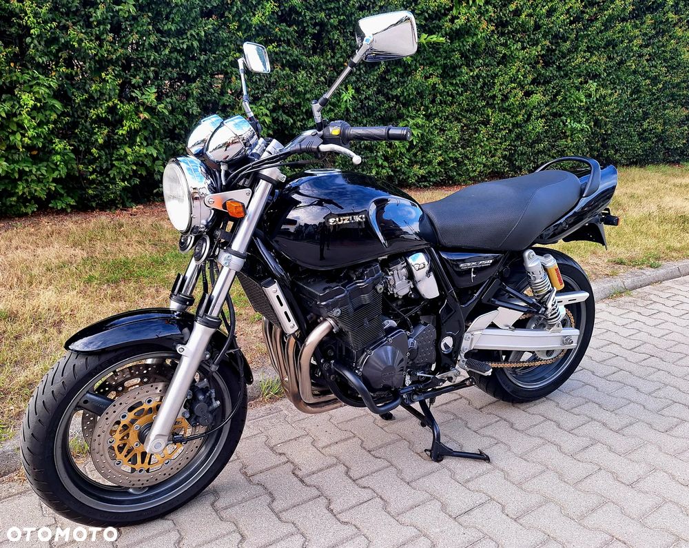 Suzuki GSX - 1
