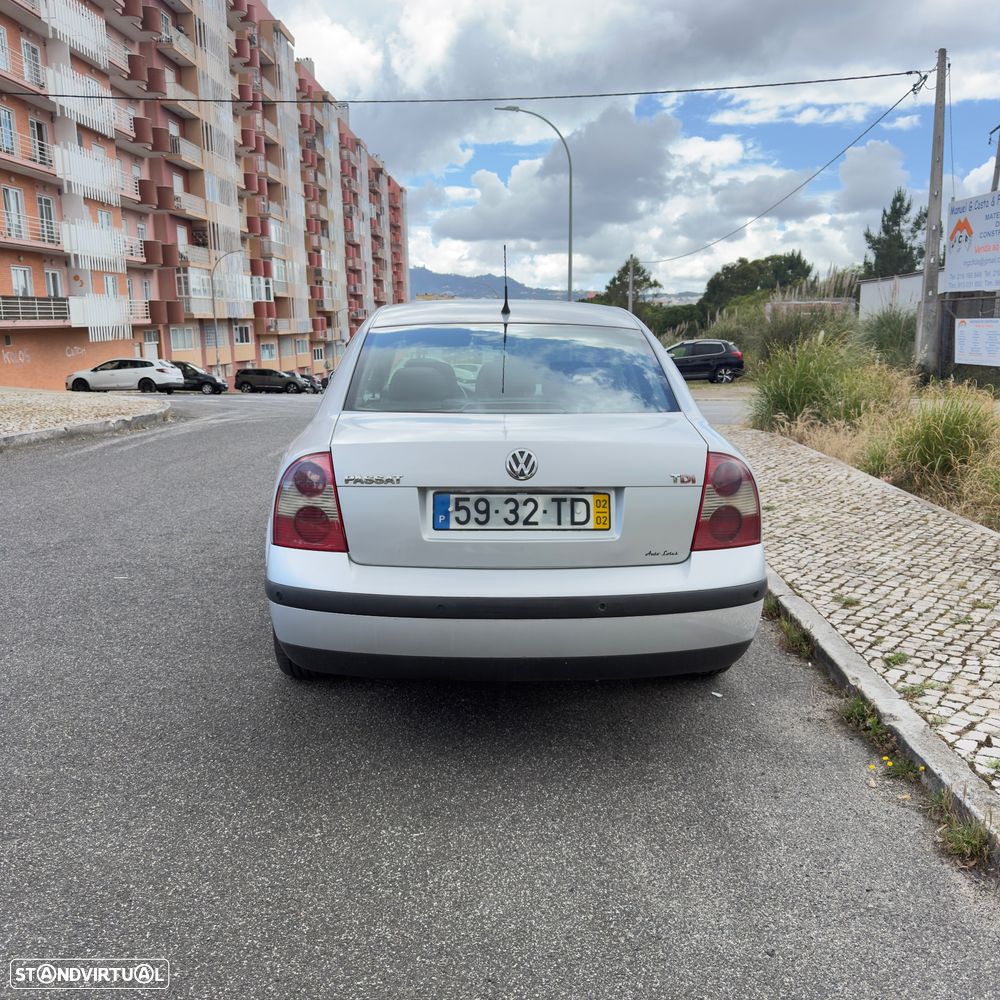 VW Passat 1.9 TDi Highline - 3