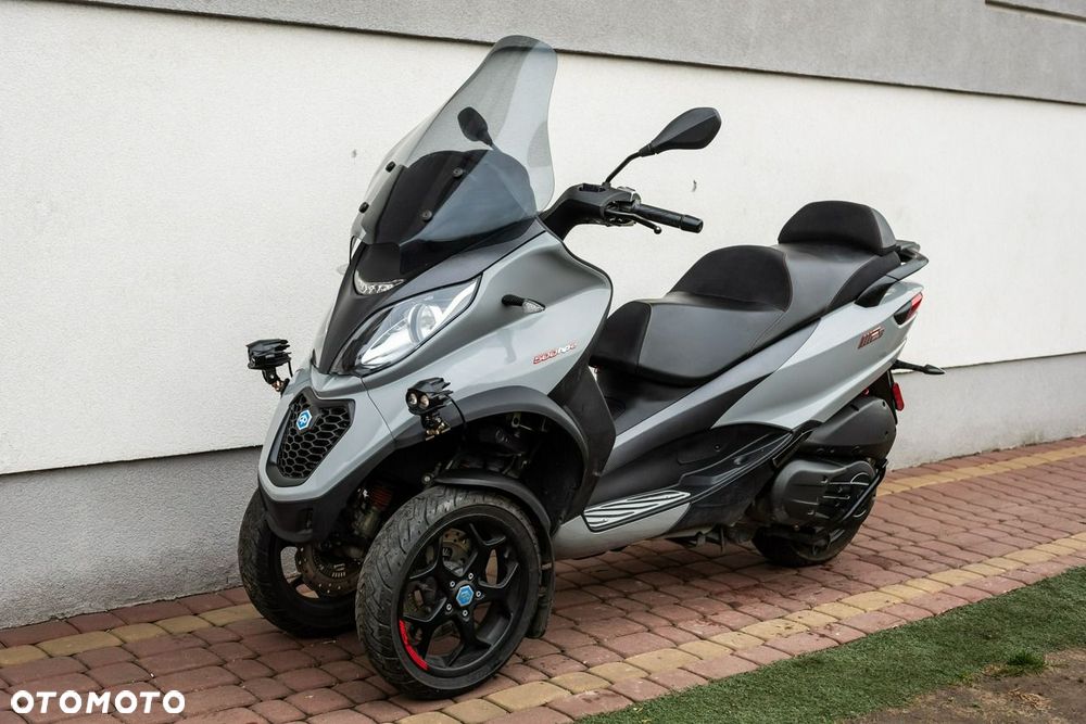 Piaggio MP-3 - 7