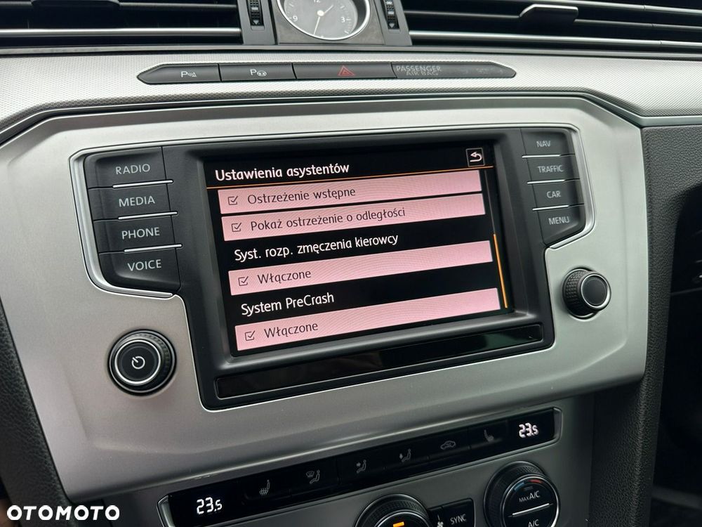 Volkswagen Passat Variant 2.0 TDI DSG (BlueMotion Technology) Comfortline - 28