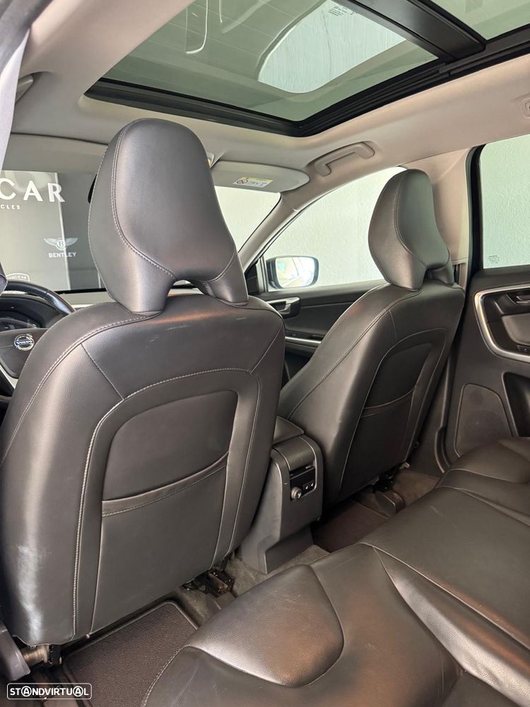 Volvo XC 60 D5 AWD Aut. RDesign - 11