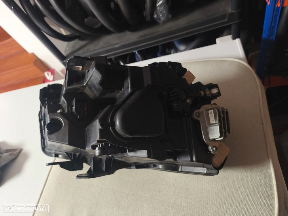 Farol esquerdo Led Audi Q2 - 3