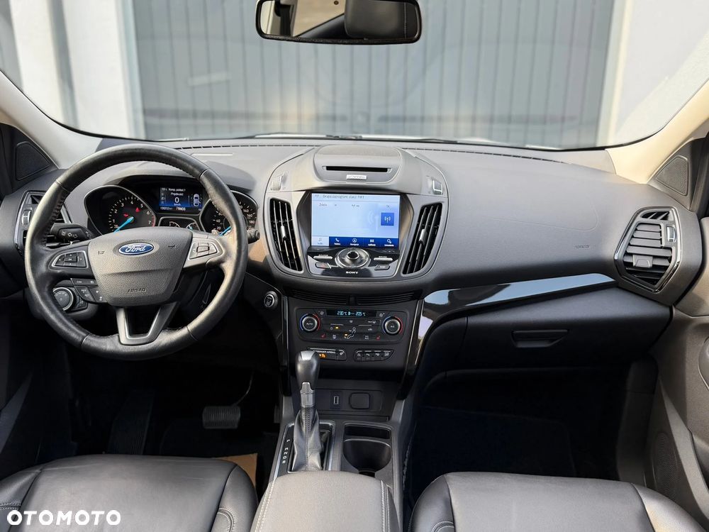 Ford Kuga - 12