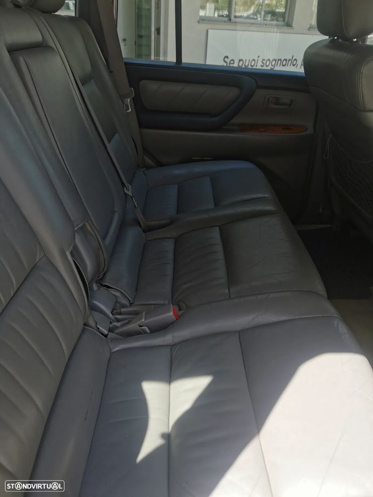 Toyota Land Cruiser - 8