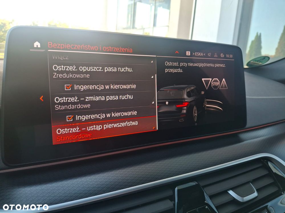 BMW Seria 5 520d M Sport - 9