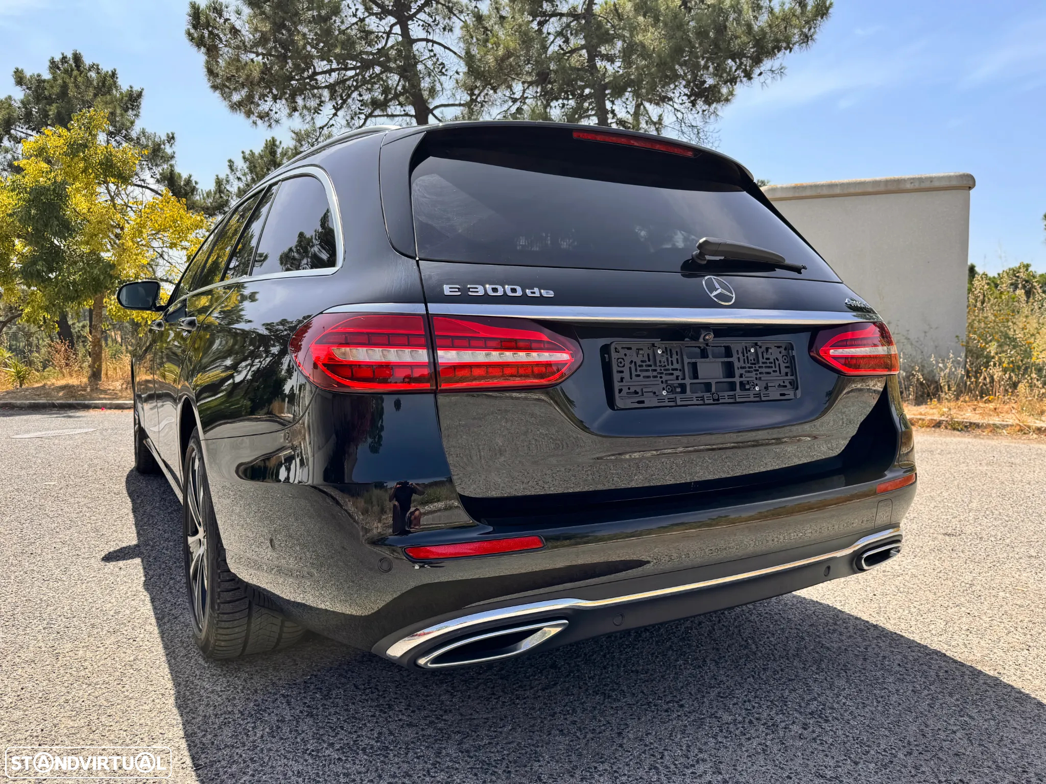 Mercedes-Benz E 300 de 4Matic T 9G-TRONIC Avantgarde - 3