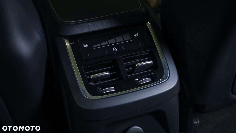 Volvo XC 90 T8 AWD Twin Engine Geartronic Inscription - 24