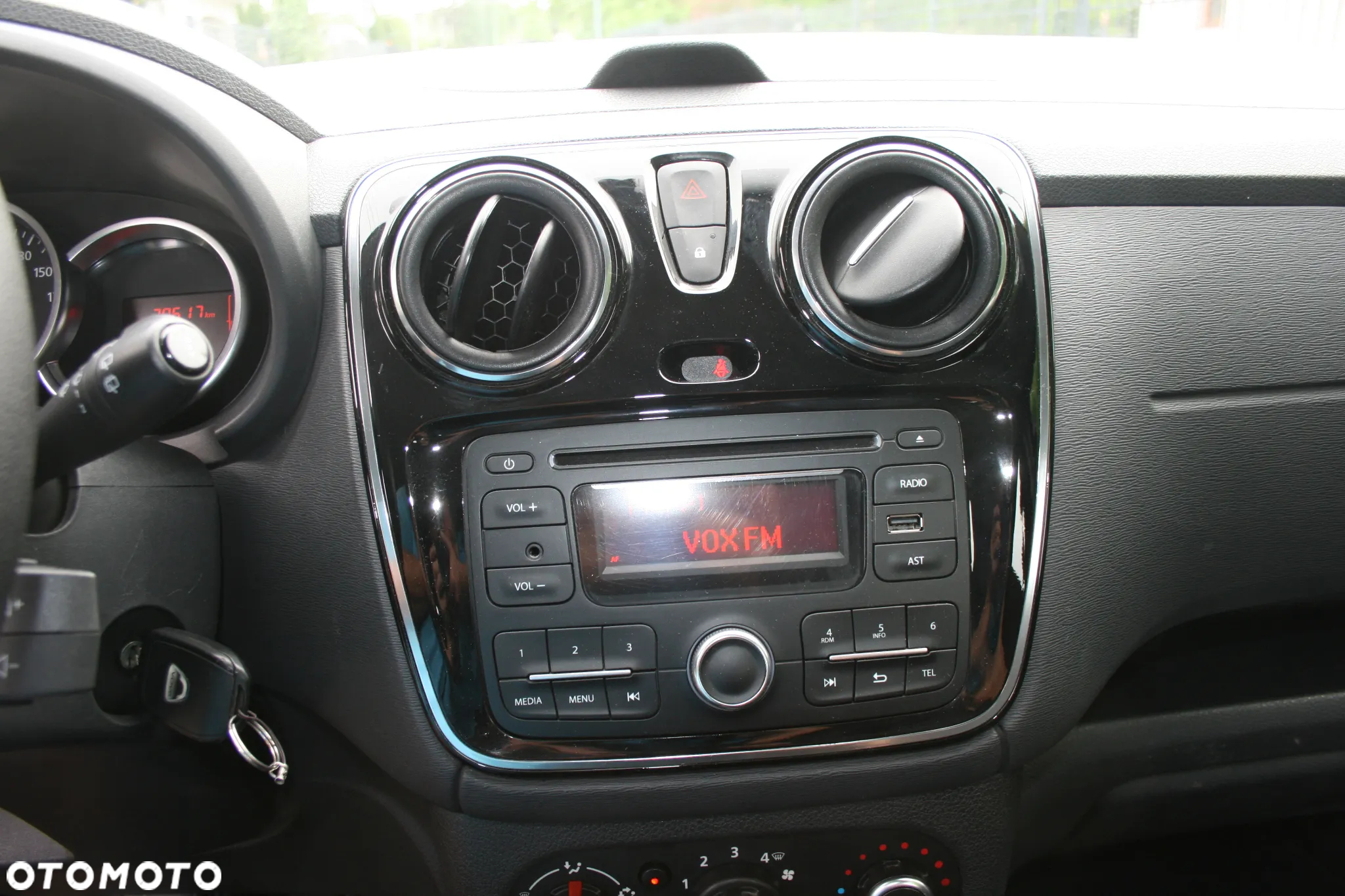 Dacia Lodgy 1.2 TCe Laureate S&S EU6 - 17