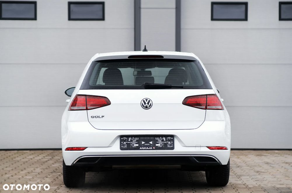 Volkswagen Golf - 11