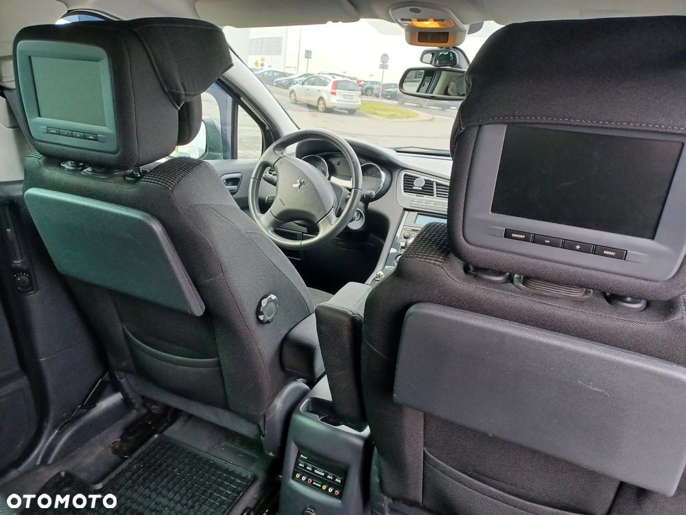 Peugeot 5008 HDI FAP 150 Family - 11