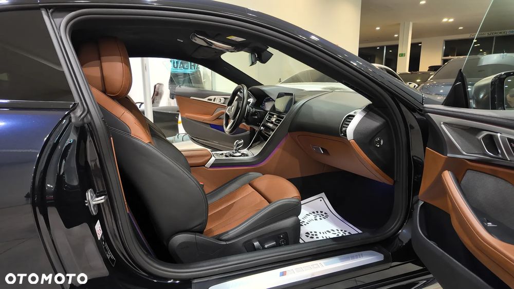 BMW Seria 8 M850i xDrive - 34