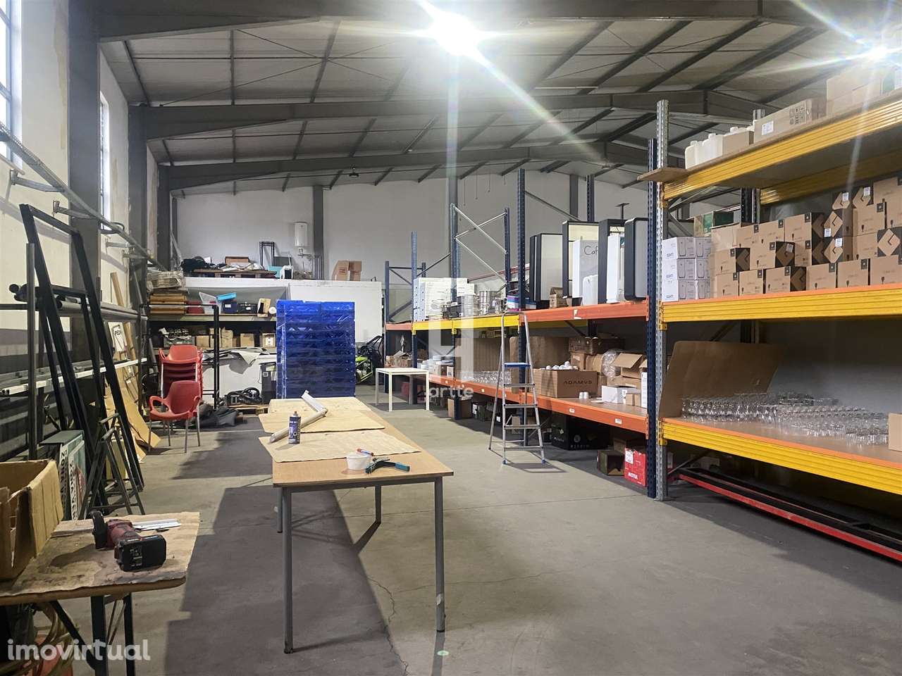 Venda de empresa distribuidora de bebidas e café, Zona industrial Barr - Grande imagem: 2/6