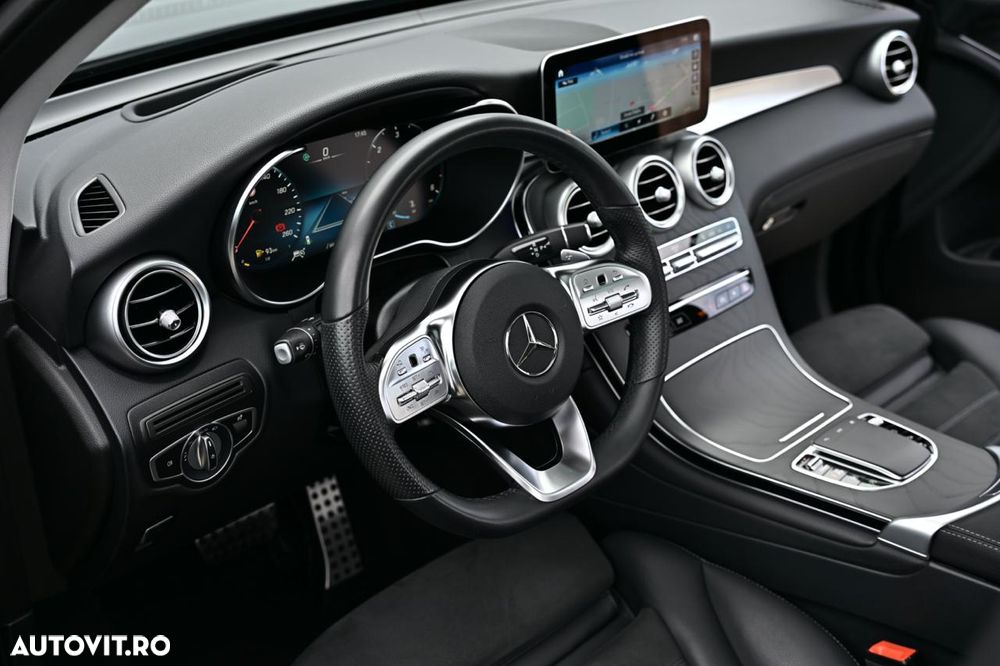 Mercedes-Benz GLC 300 d 4MATIC 9G-TRONIC AMG Line Plus - 32